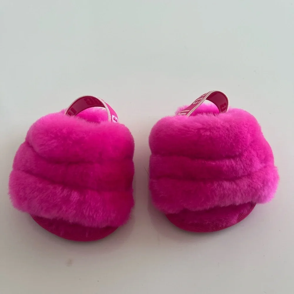 NWOT UGG BABY “fluff yeah” Vibrant Pink Fluffy Slippers